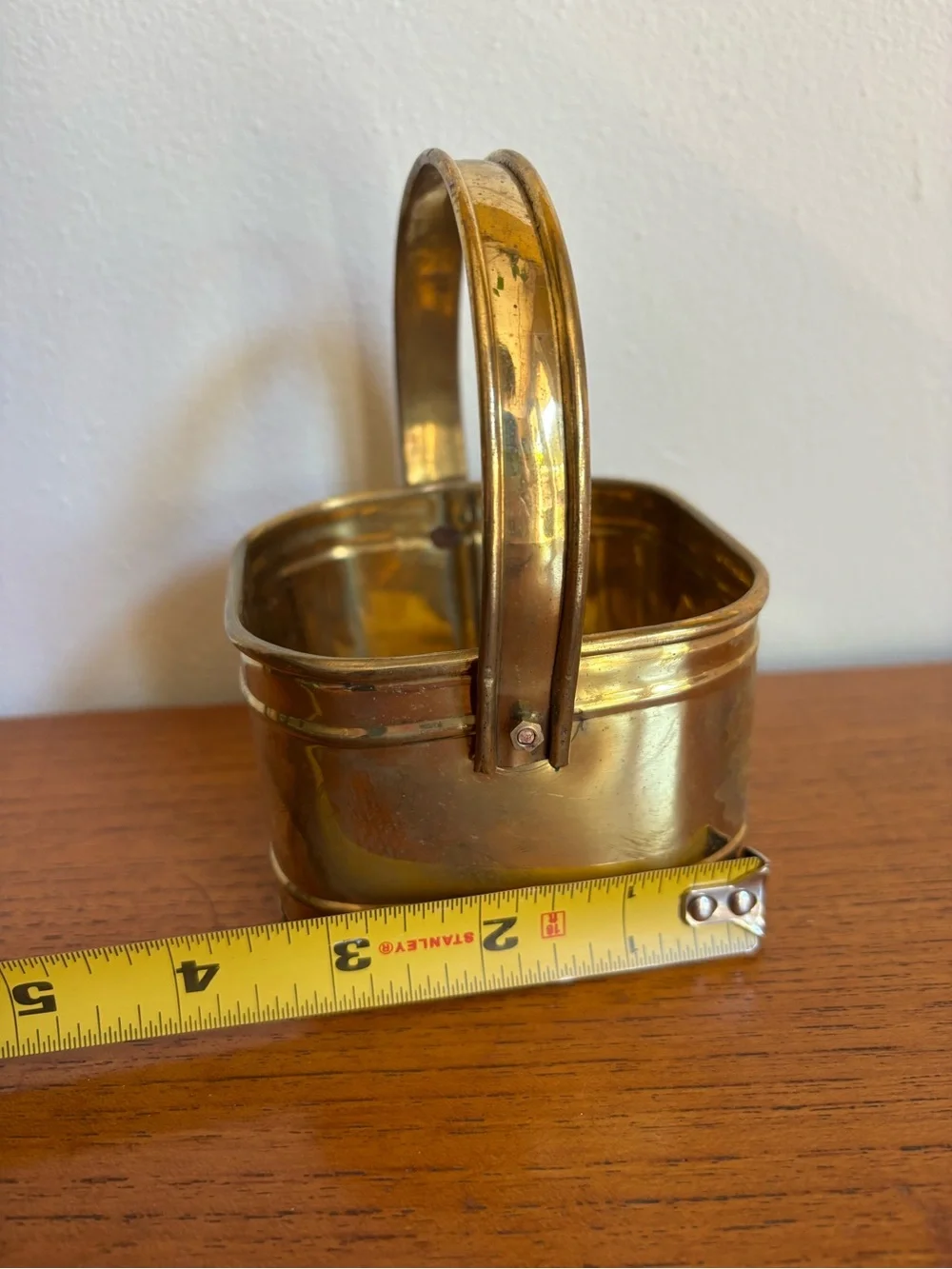 Tiny brass basket- vintage